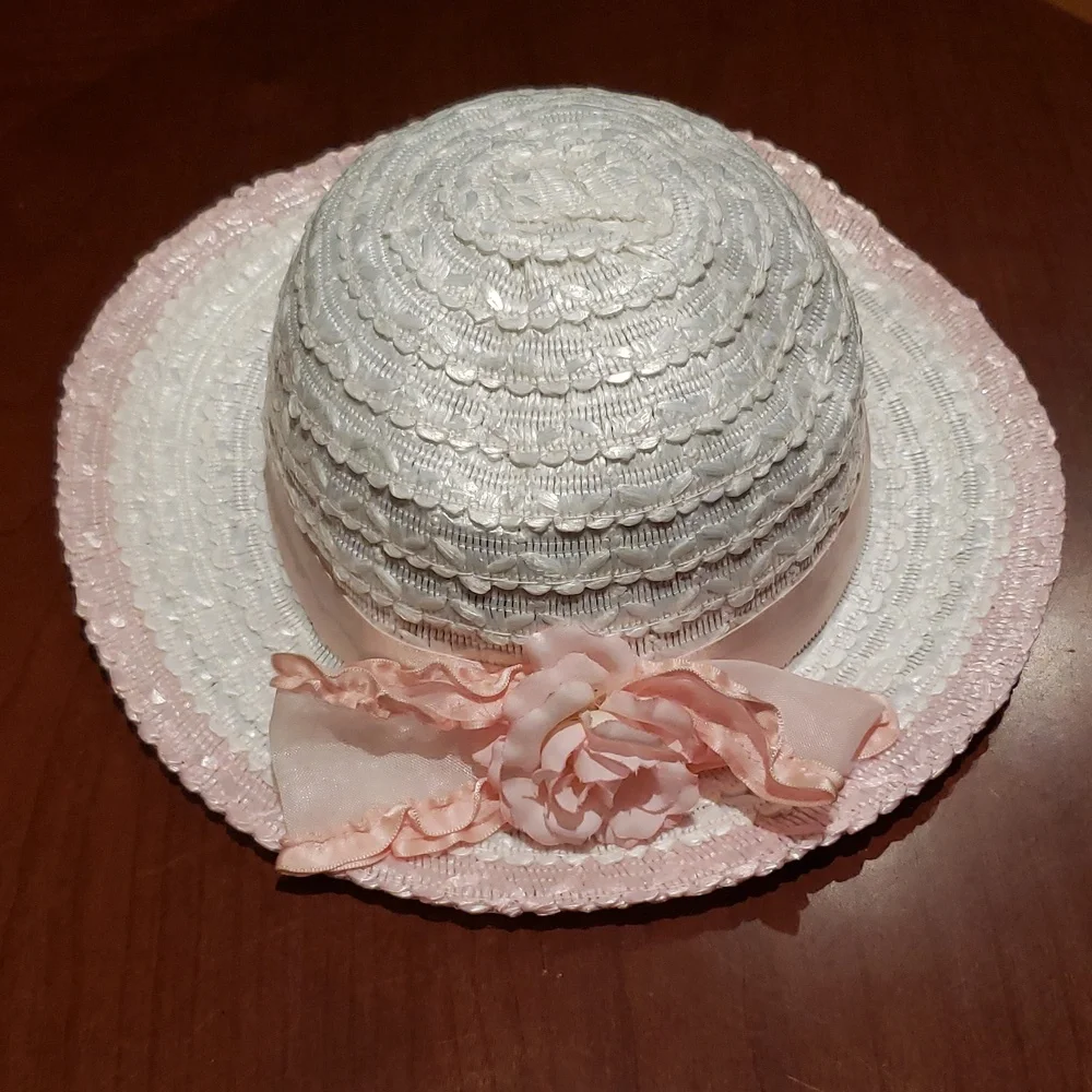 Girls hat NWOT White Pink